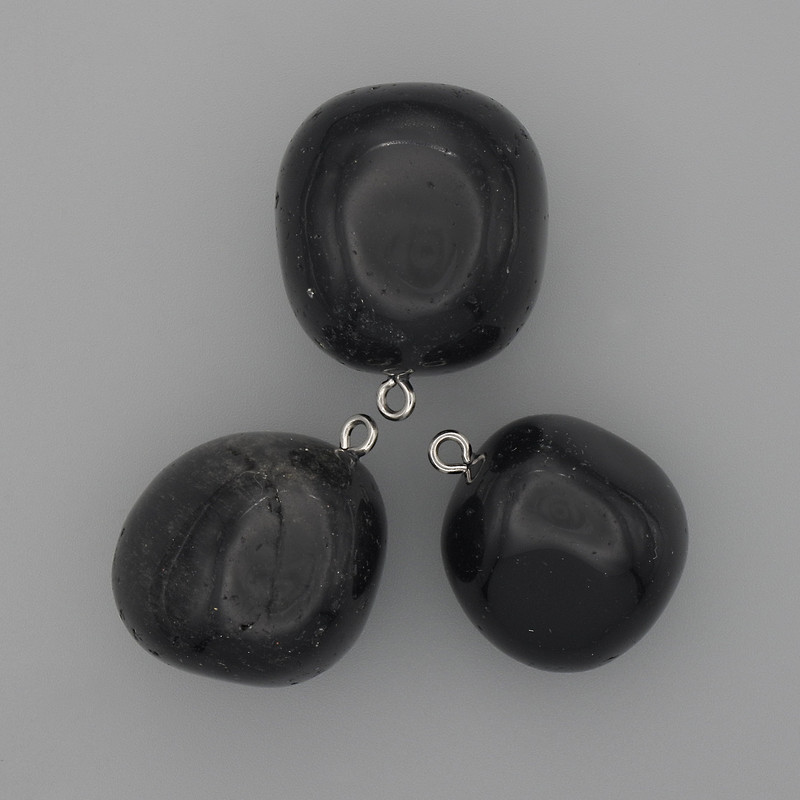 Přívěšek z achátu kostka, rozměry 20×20 mm, délka cca 25 mm