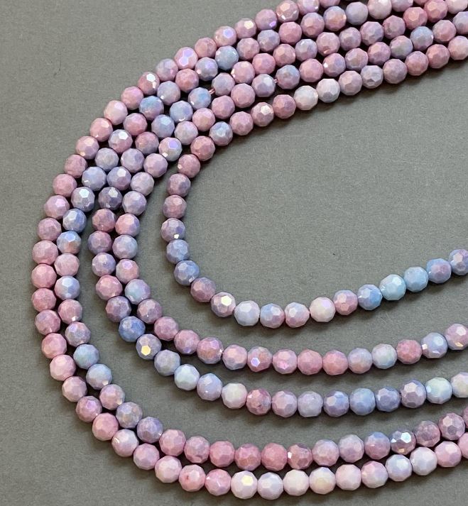 Korálky z českého křišťálu, vícebarevné na niti, broušené kuličky, průměr 6 mm, délka 38 cm