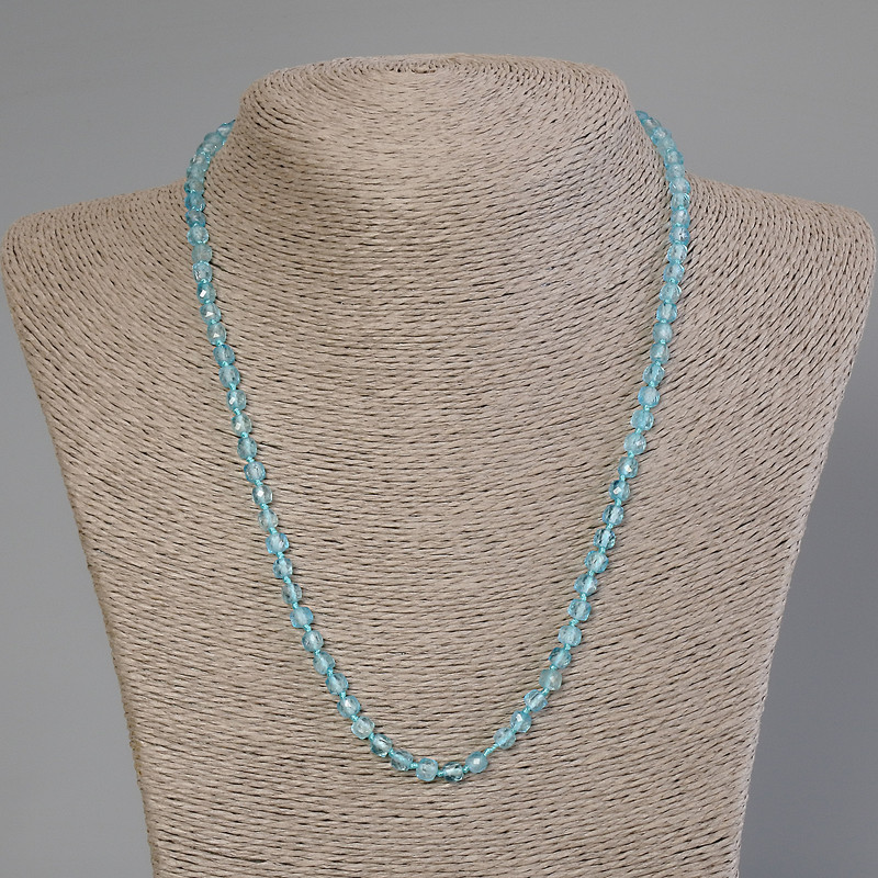 Náhrdelník z broušeného topazu, kostky 4×4 mm, délka 50 cm, s karabinou