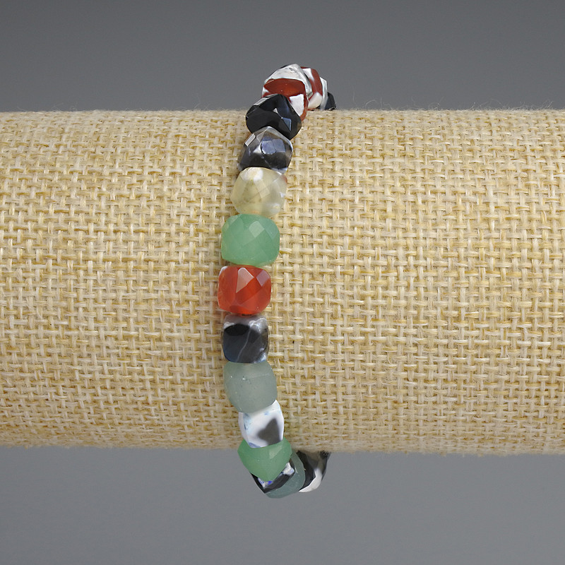 Náramek z broušeného achátu – kubíkové korálky