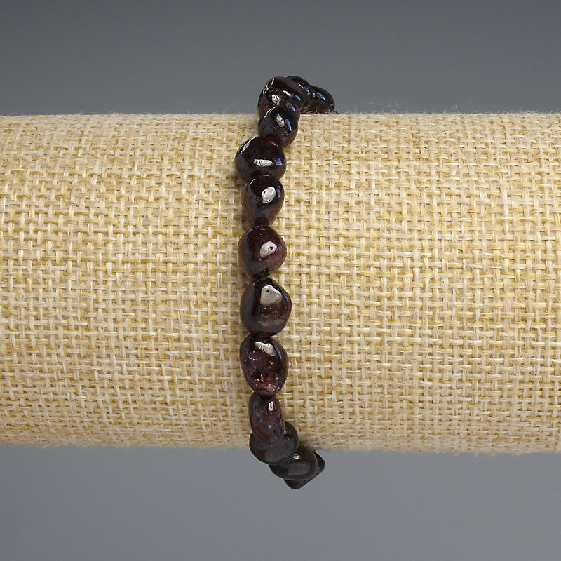 Náramek z granátu, broušené korálky, průměr 5–11×5–8 mm, délka 18 cm ± elastický návlek