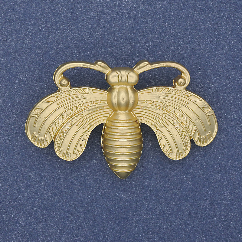 Brož Motýl, barva matného zlata, zlatý kov, 50×33 mm