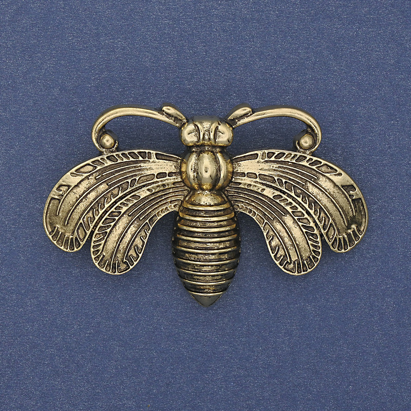 Motýlí brož v barvě starého zlata