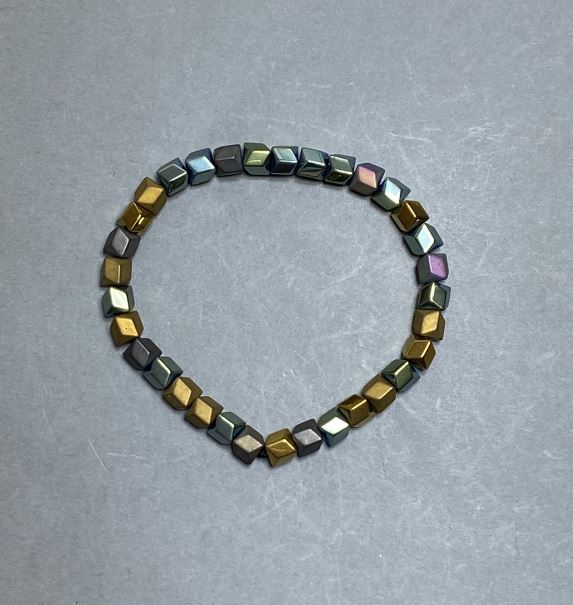 Náramek z hematitu «Vlna»