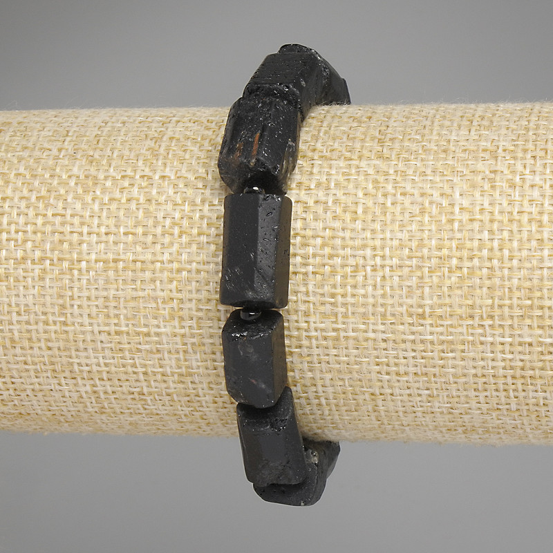 Náramek z turmalínu Sherl broušený, průměr 5–11 mm, rokajly 3 mm, délka 18 cm, elastický