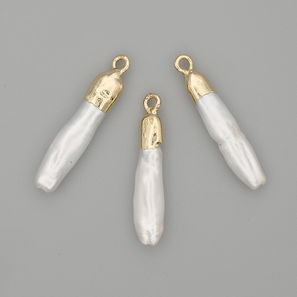 Přívěsek z barokních perel, zlatý kov, průměr 30×5 mm+