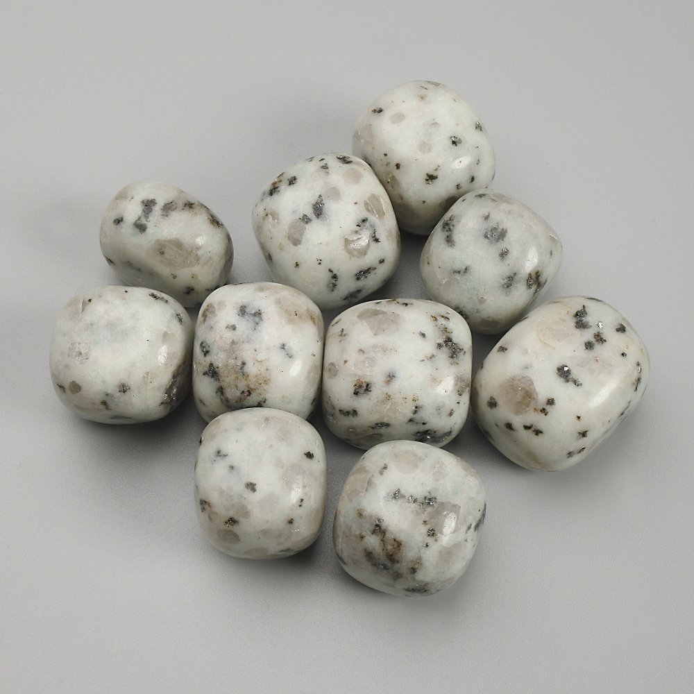 Přírodní kámen jaspis Kiwi, facetované samorodky bez otvoru 16-18 x 16-22 mm ± (za 100 g ±)