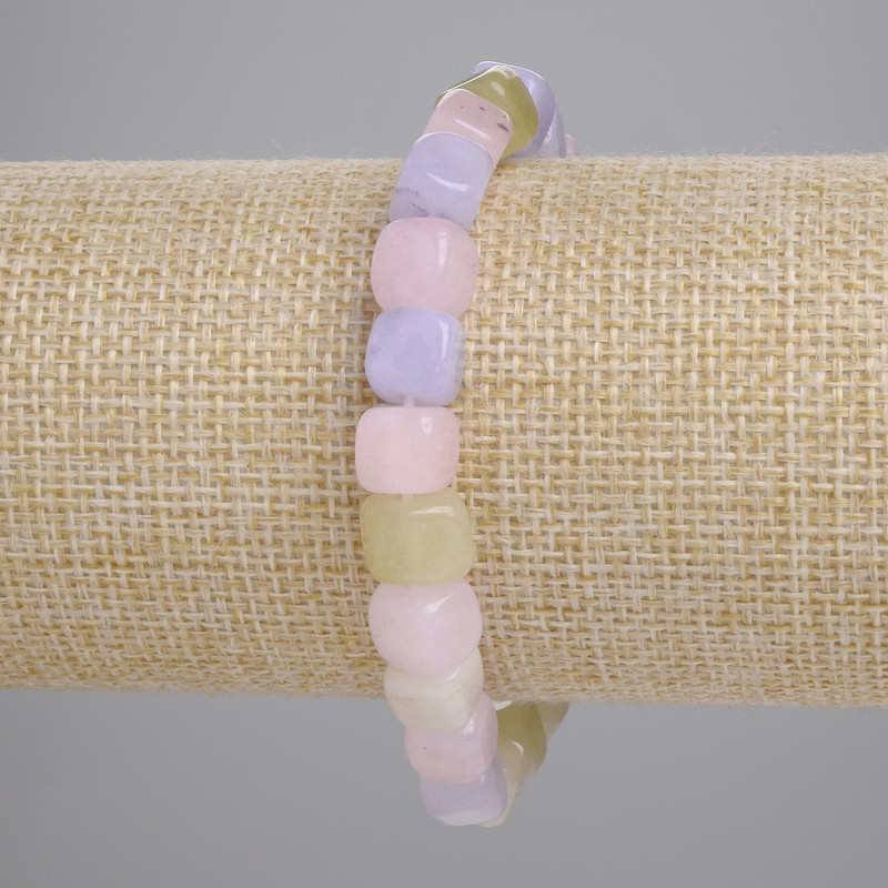 Náramek Morganit ve tvaru kostek o průměru 8 mm, délka 18 cm, pružný