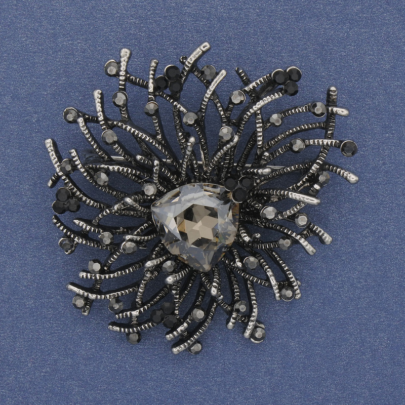 Brož-přívěšek Akcent, šedý krystal, šedé štrasové kamínky, stříbrný kov, 47×42 mm+