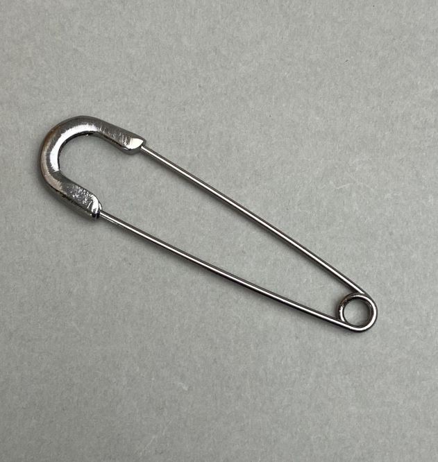 Brožka-špendlík 20×77 mm ± barva kovu: tmavá ocel