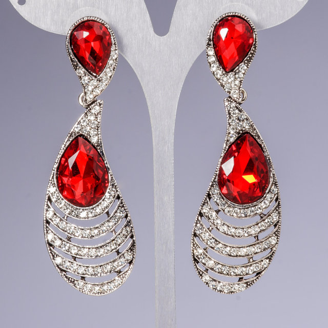 Náušnice s krystaly «lustry» «šandely» «peří»