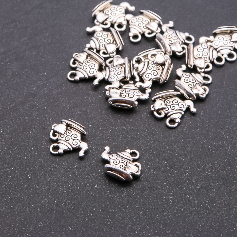 Přívěsek Čajník se šálkou, průměr 2 mm, délka 14×14 mm, balení 20 g ± 15 ks