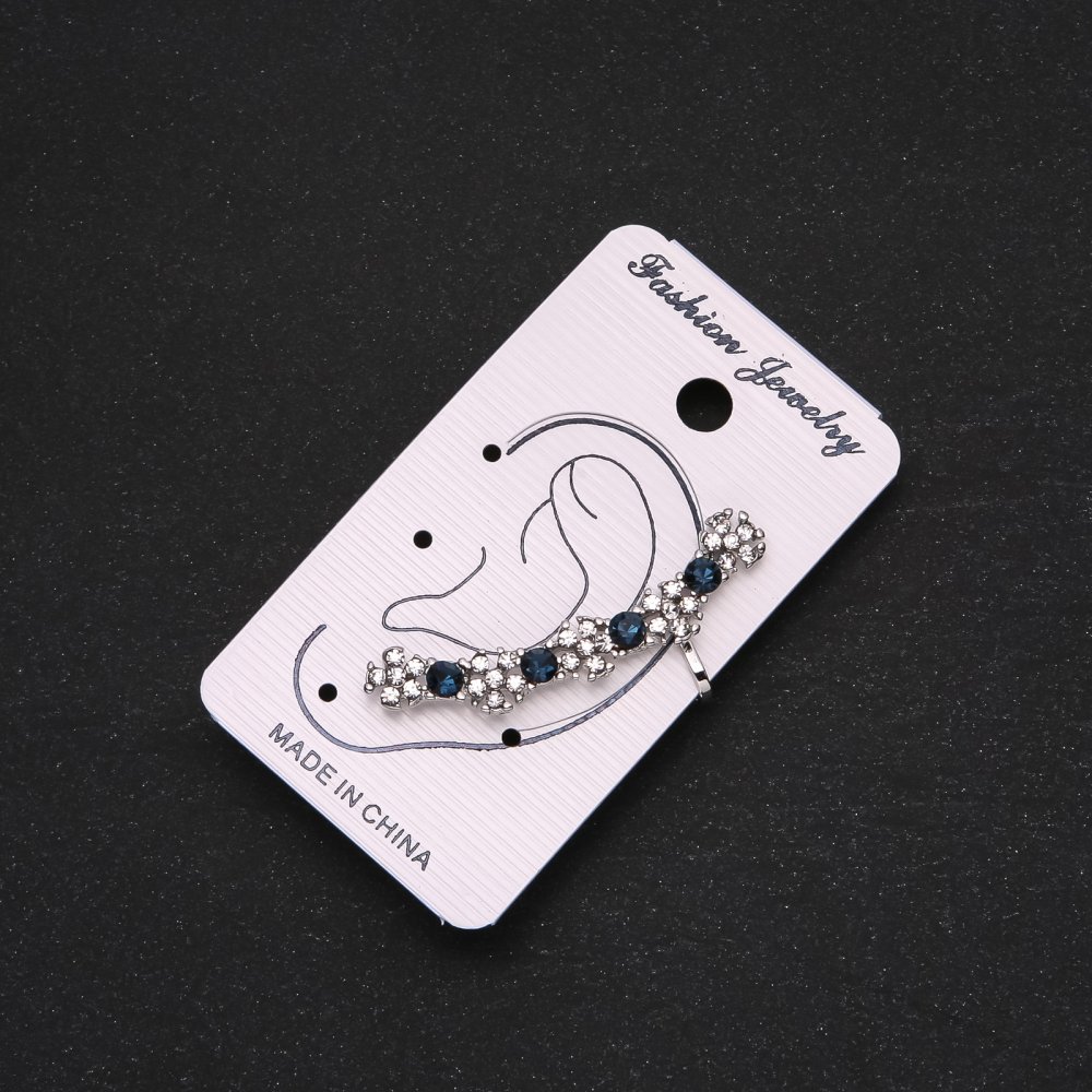 Kaf na ucho – stříbrný, s modrými štrasovými kamínky a bílými květinkami