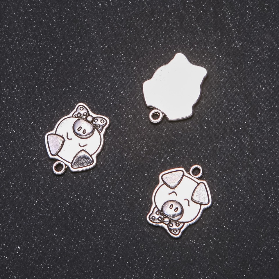 Přívěšek Prasátko 16×20 mm – kovové bižuterní komponenty, balení 20 g ± 9 ks