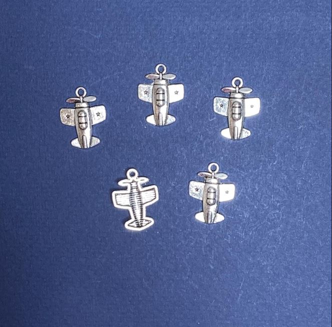 Bižuterní komponenty – Přívěšek Letadlo 15×20 mm, balení 20 g ±15 ks