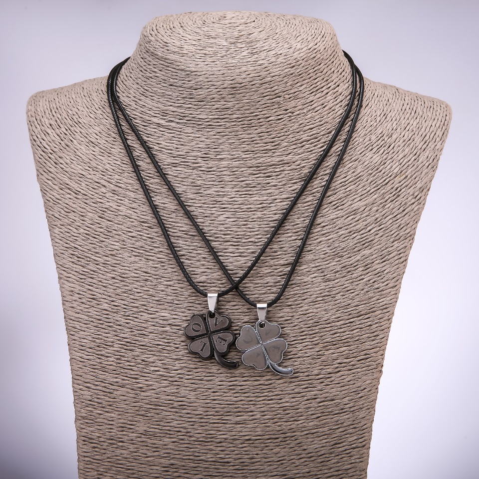 Párové náhrdelníky přátelství s čtyřlístkem, délka 42–48 cm, průměr 23×25 mm