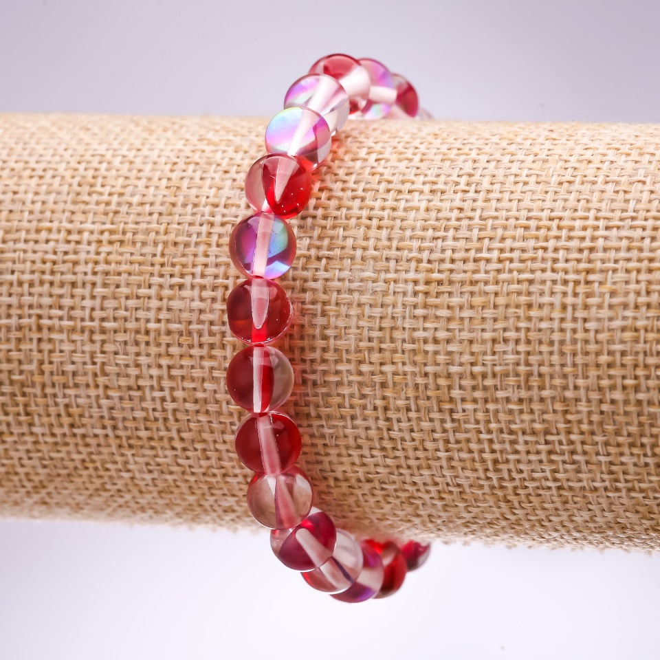 Náramek z opálového skla – červené hladké kuličky, průměr 8 mm, délka 18 cm, na gumičce