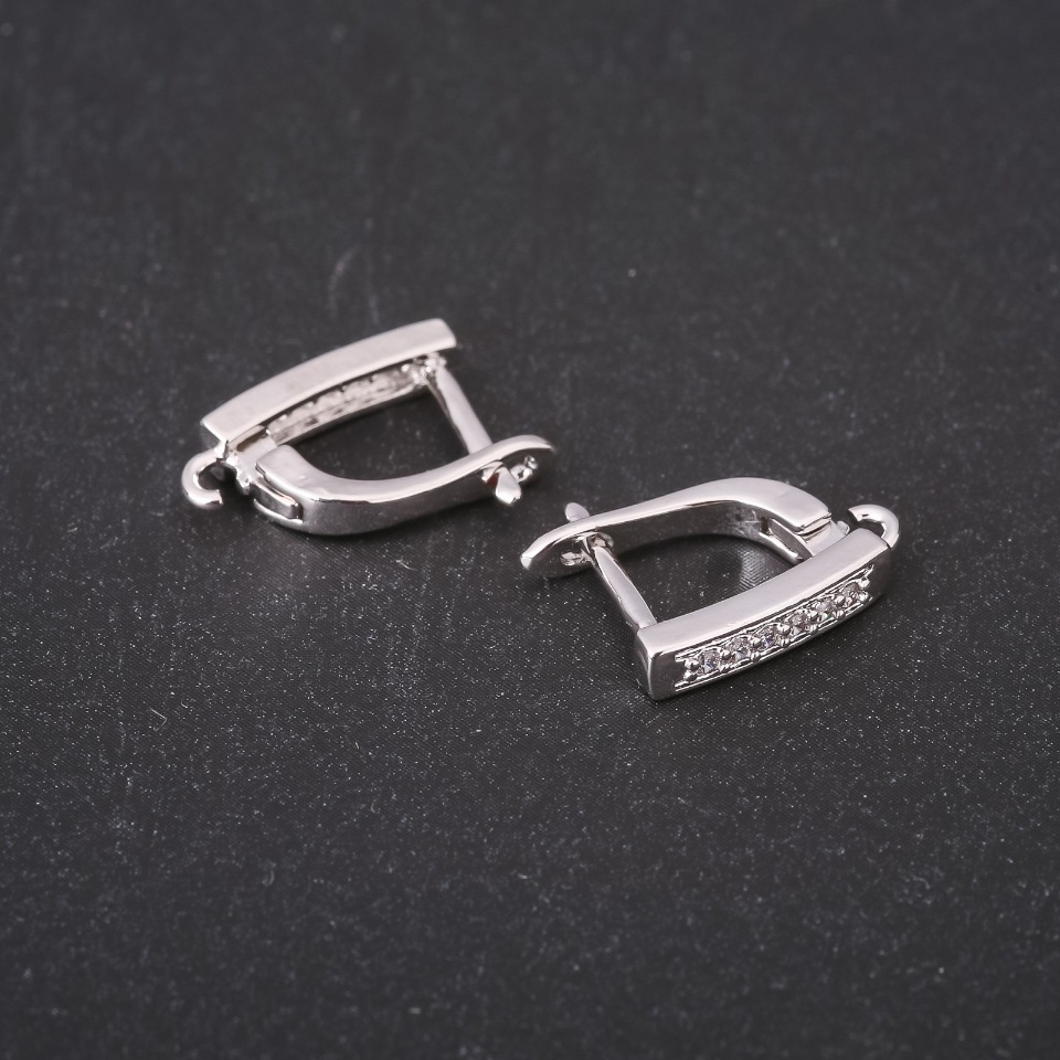 Náušnicové háčky se štrasovými kamínky, stříbrný kov, 14–17×3 mm, cena za pár