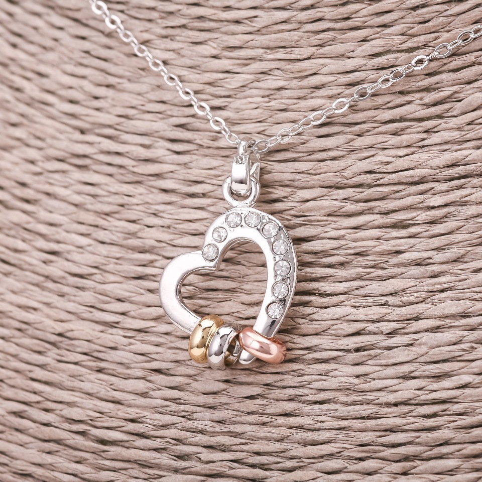 Přívěsek na řetínek Srdce, barva bílých krystalů, průměr 16×23 mm, délka 45–50 cm, stříbrný kov