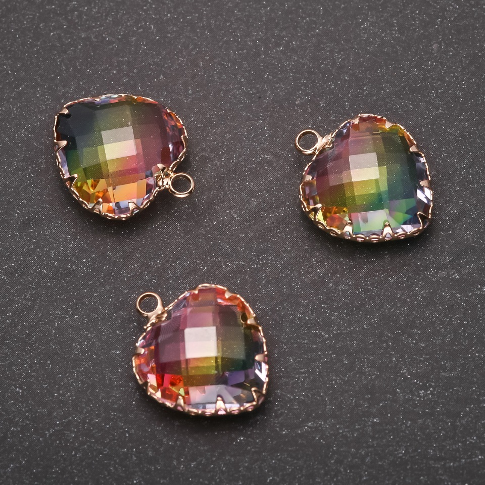 Přívěšek 'Srdce' duhové barvy, zlatá obruba 16×20 mm