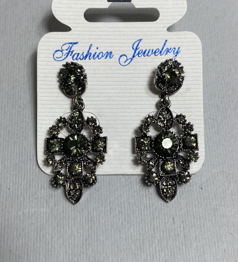 Puzetové náušnice s visacím závěsem, tmavé a světlé krystaly, kov ve stříbrném odstínu, 40 mm