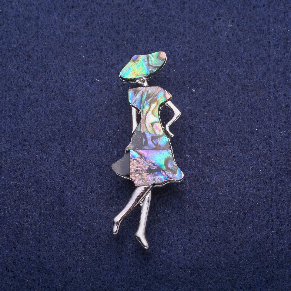 Brož «Dáma» z haliotisu, stříbrný kov 18×50 mm