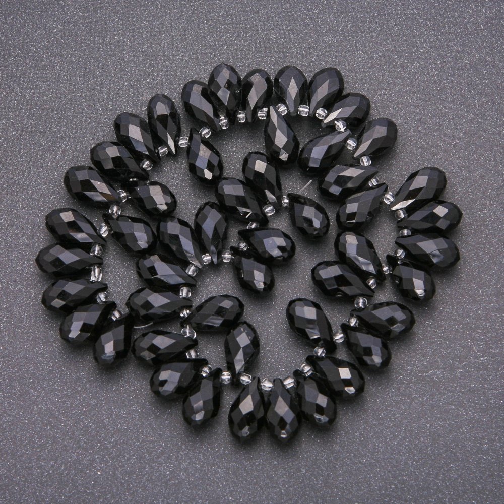 Korálky z českého křišťálu na šňůrce ve tvaru motýla, průměr 10×18 mm, délka 33 cm