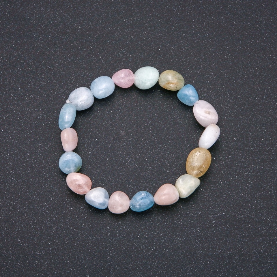 Náramek z přírodního kamene morganit elastický – brusované korálky, průměr 9×12 mm, obvod 18 cm