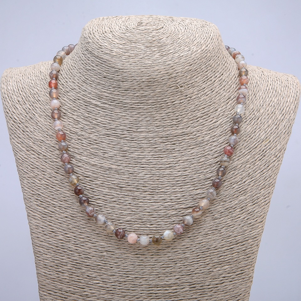 Náhrdelník z botswanského achátu, hladké kuličky, průměr 6 mm, délka 45 cm +