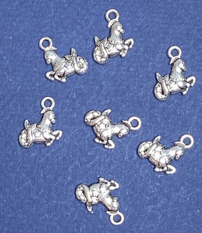 Přívěšek šperkové komponenty „Kozoroh“ 16×11 mm, barva kovu „stříbro“, provedení 20 g + 22 ks