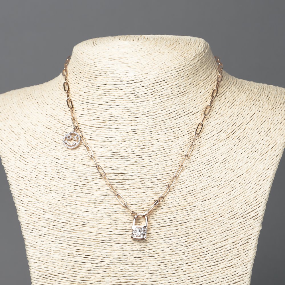 Řetízek Xuping s pozlacením 18K a s přívěsky se bílými štrasovými kameny