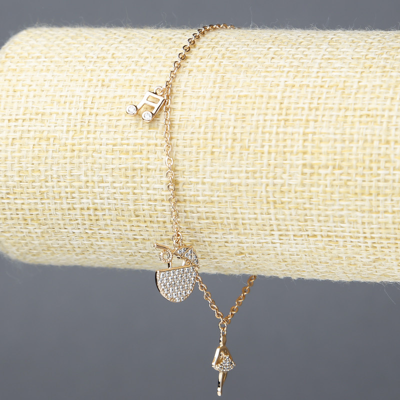 Náramek Xuping s pozlacením 18K a bílými štrasovými kamínky, tloušťka 1,5 mm, délka 18–21 cm