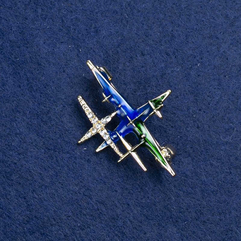 Brož «Hvězda» ze zlatavého kovu a štras