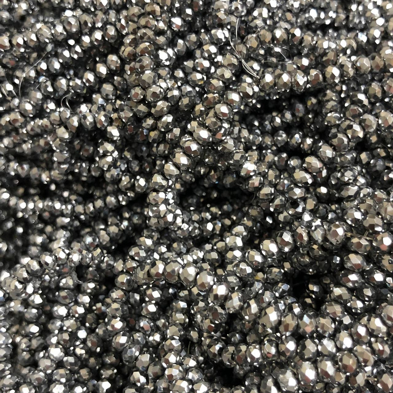 Korálky Český křišťál na niti se světle šedým nástřikem, fasetovaný rondel, průměr 3,5×3 mm, délka 36–38 cm