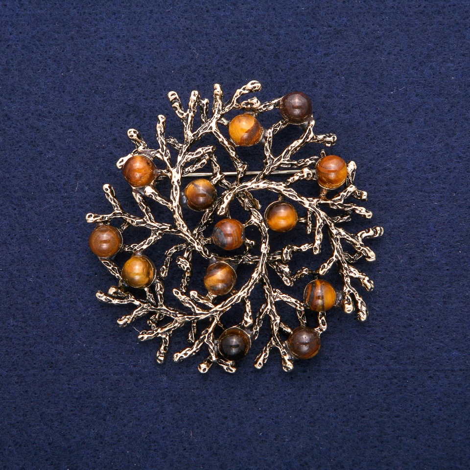 Брошка кулон "Гилочки" з натуральним каменем Тигровий Око, золотистий метал 60мм