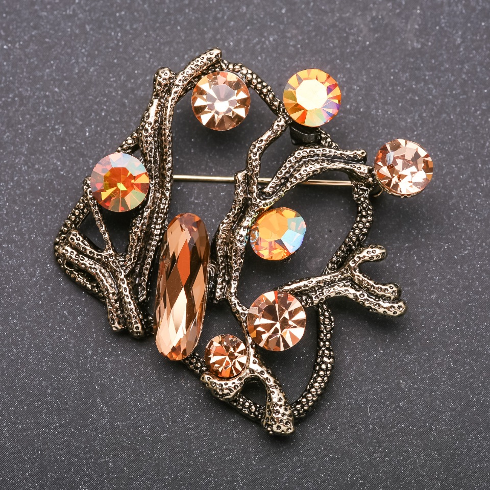 Brož velká Akcent se žlutými krystaly „chameleon“ žlutý kov 55×55 mm