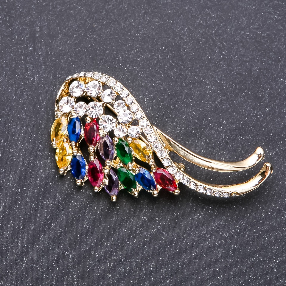 Brož s vícebarevnými štrasami, žlutý kov