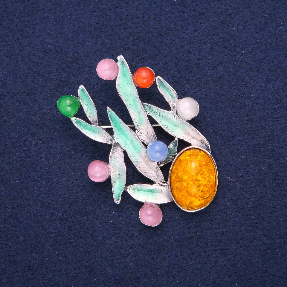 Brožka Listy s jantarem a kočičím okem (kusový) zelená smaltovaná, stříbrný kov 38×53 mm