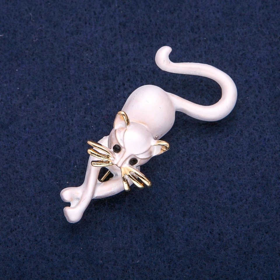 Brož Koťátko se šedým smaltem, zlatým kovem 25×55 mm