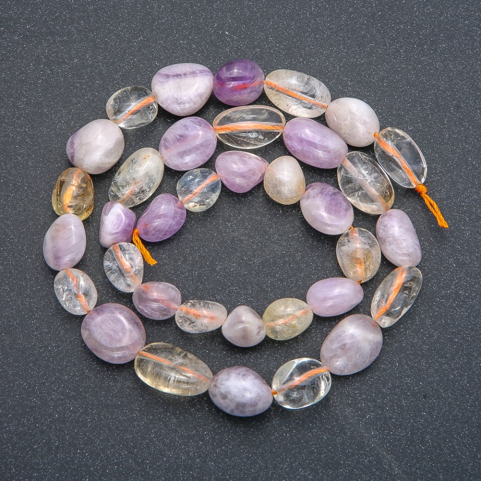 Mix brusovaných korálků, průměr 10×6 mm, délka šňůry cca 40 cm +