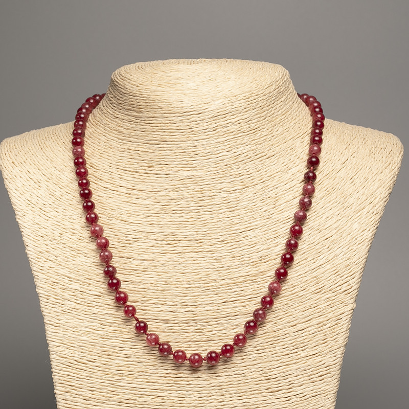 Náhrdelník „Karneol“ hladká korálka, průměr 6 mm, délka 50 cm, z kamene bílý nefrit (synteticky barvený)