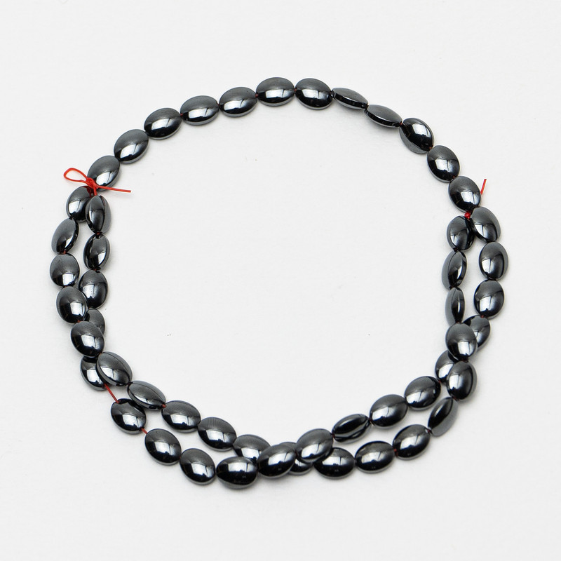 Korálky z hematitu oválného tvaru, průměr 6×8×3 mm, délka 40 cm ± na šňůrce