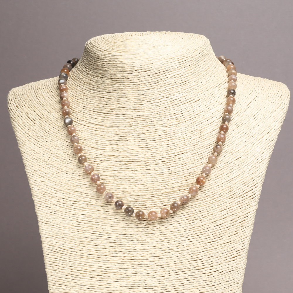 Náhrdelník z přírodního selenitu – hladká kulička, průměr 6 mm, délka 45 cm