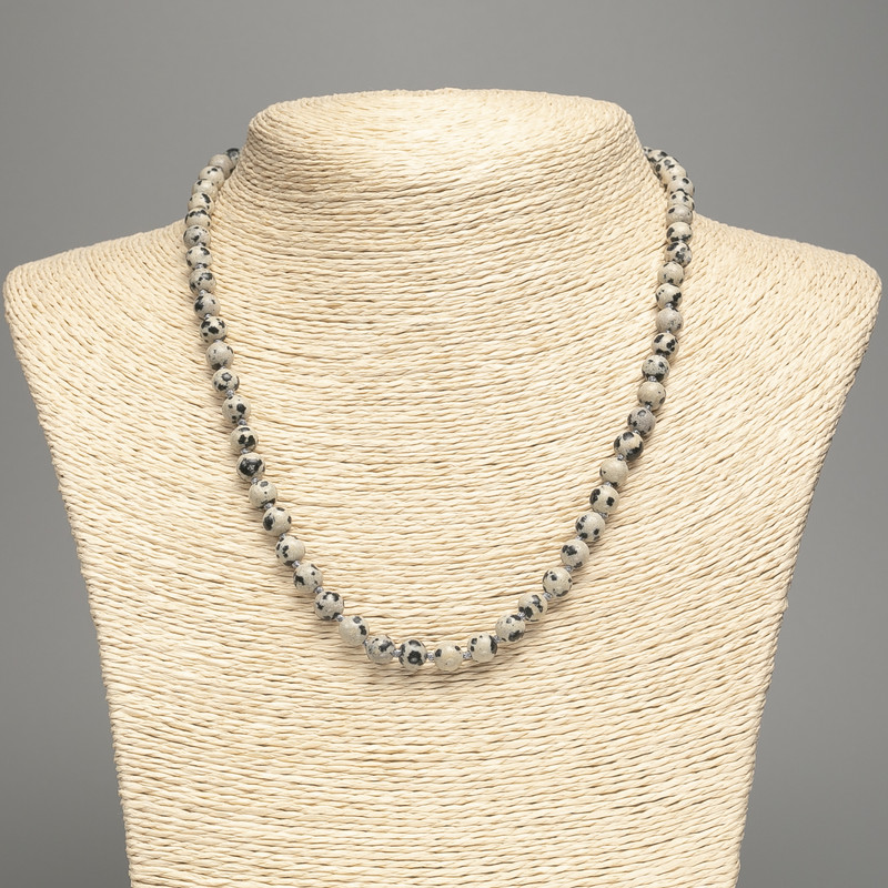 Náhrdelník Dalmatinový jaspis (umělý akryl) hladké korálky, průměr 6 mm ±, délka 48 cm