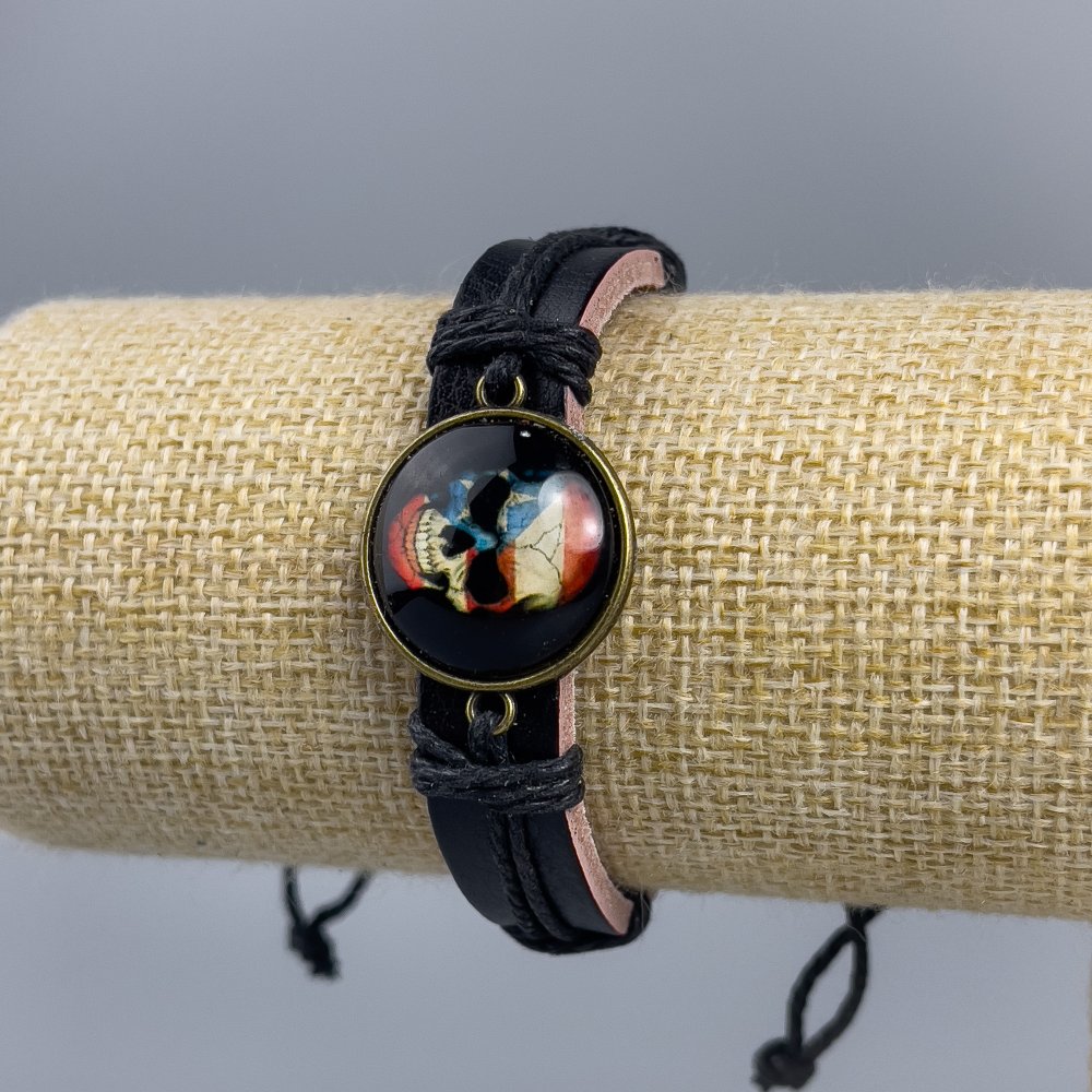 Náramek z eko kůže – Lebka s vlajkou na stažení, 1 kus