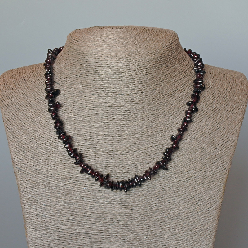 Náhrdelník z granátu, facetované korálky, průměr 6×2 mm ±, délka 45 cm